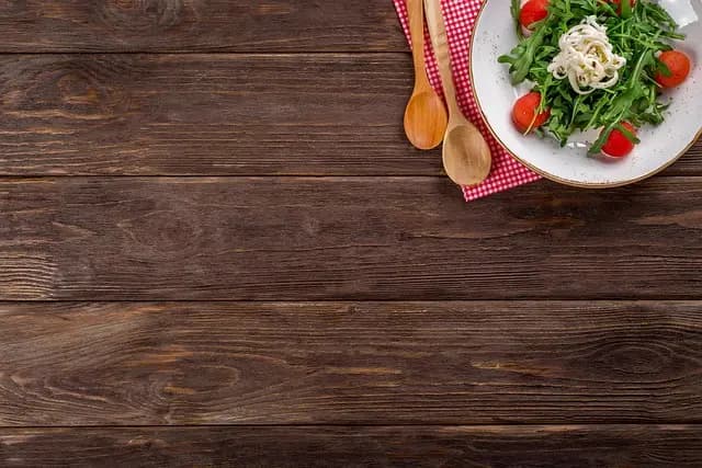 Les Plats Corses à Essayer pour un Repas Authentique