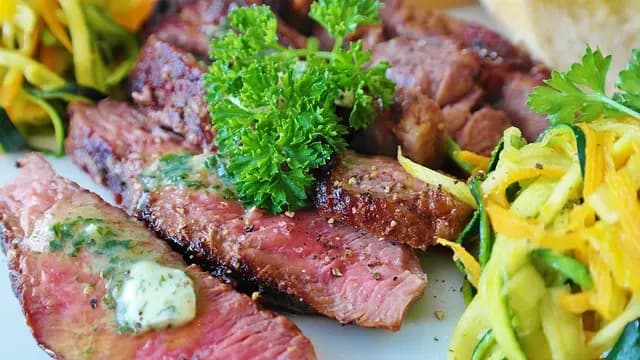 Les Plats Corses à Tester Absolument : Une Sélection Incontournable