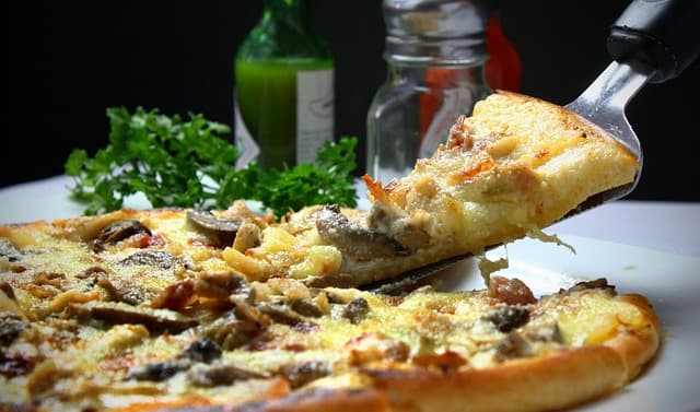 Les Plats Corses à Déguster pour un Voyage Culinaire