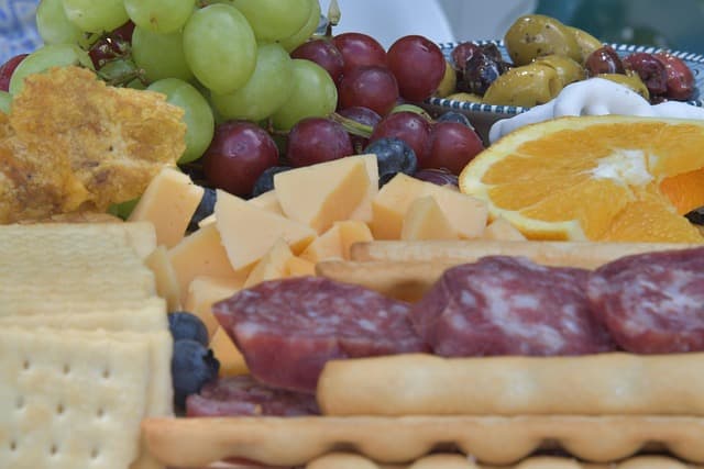 Les Plats Corses à Déguster pour un Voyage Culinaire